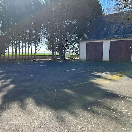 Le Cabaret Paisible Avec Piscine Montierchaume Exterior foto